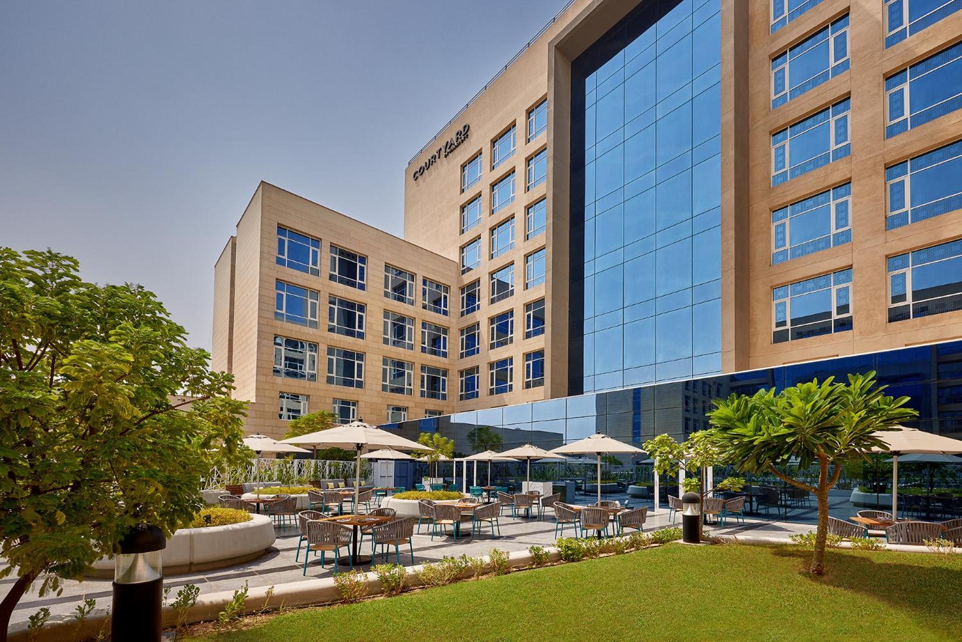ホテル Courtyard By Marriott Al Jubail エクステリア 写真