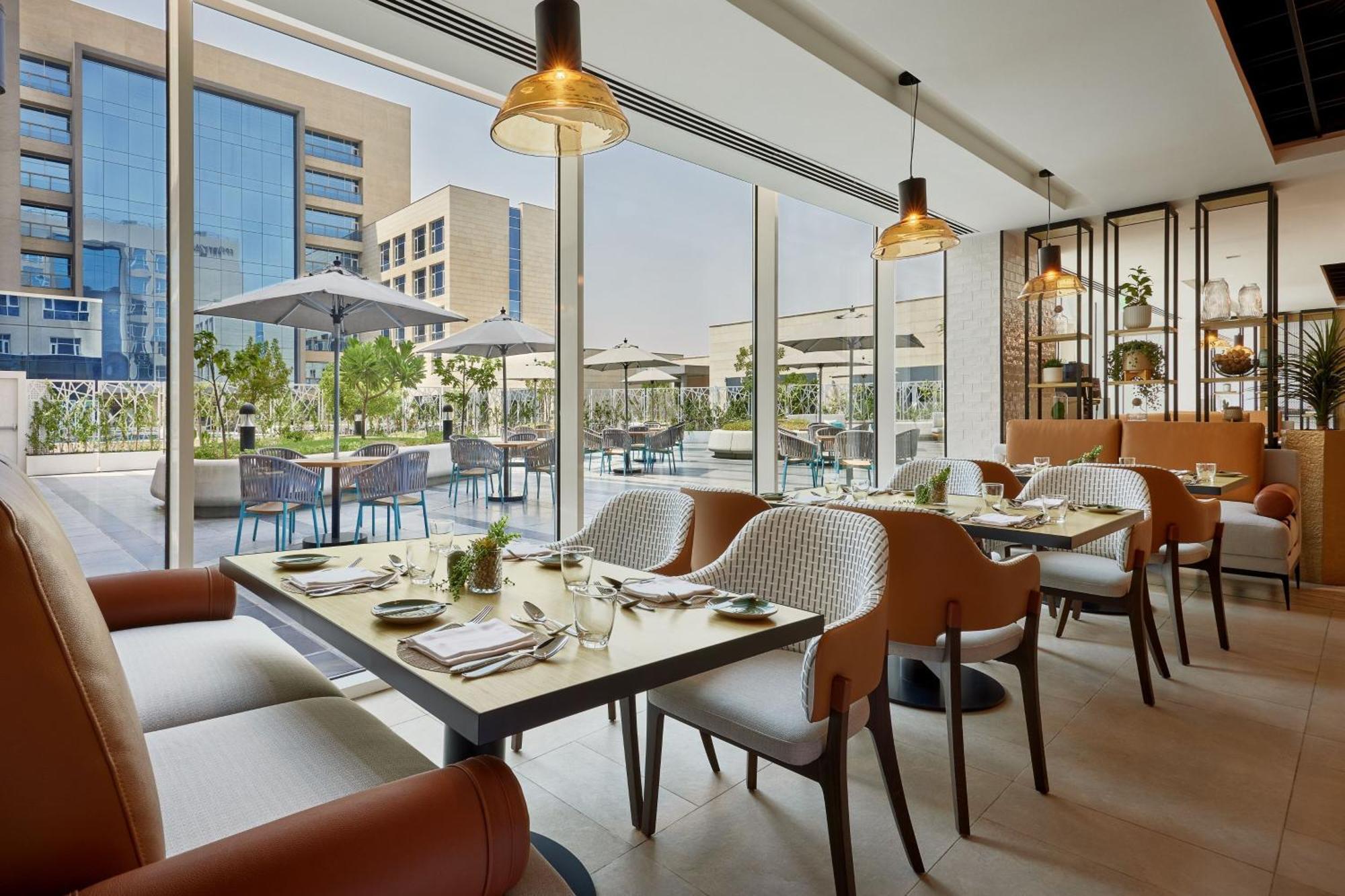 ホテル Courtyard By Marriott Al Jubail エクステリア 写真